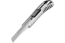 Нож со сменным лезвием 18мм BEOROL (245158)