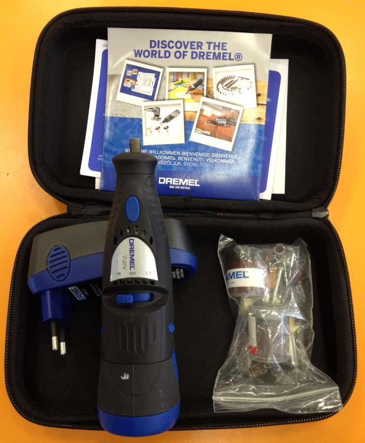 Микродрель аккумуляторная Dremel 7700 +насадки Микродрель аккумуляторная Dremel 7700 +насадки