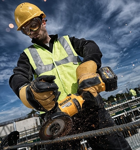 Угловая шлифмашина аккумуляторная DeWALT DCG 414 N FLEXVOLT, с бесщеточным двигателем, без АКБ и З/У Угловая шлифмашина аккумуляторная DeWALT DCG 414 N FLEXVOLT, с бесщеточным двигателем, без АКБ и З/У