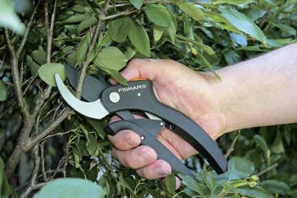 Секатор плоскостной рычажный Fiskars 111340/1001531 Секатор плоскостной рычажный Fiskars 111340/1001531