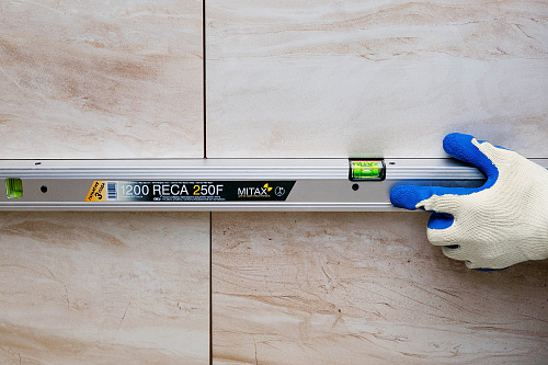 Уровень MITAX 1200мм RECA 250F с кромкой RF1200 Уровень MITAX 1200мм RECA 250F с кромкой RF1200
