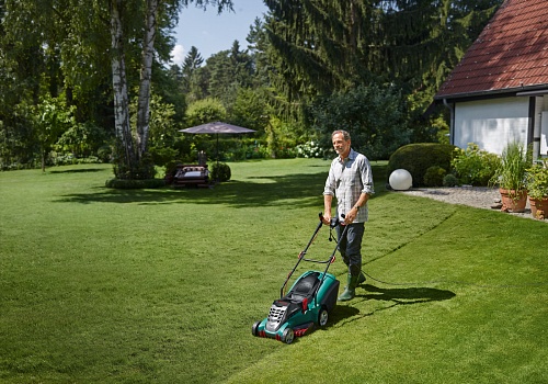 Газонокосилка электрическая BOSCH ROTAK 40 (0 600 8A4 200) Газонокосилка электрическая BOSCH ROTAK 40 (0 600 8A4 200)